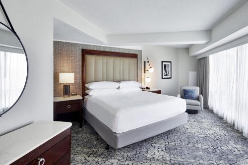 Sheraton Indianapolis Hotel at Keystone Crossing - image 6