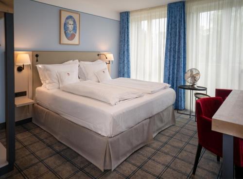 room detail thumbnail 0