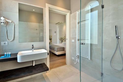 Double or Twin Room with Shower