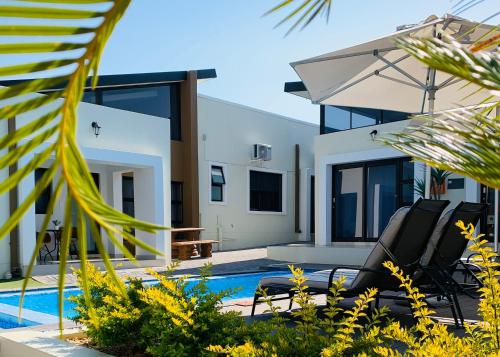 Piscina, Essence Lifestyle Self-Catering Accommodation in Windhoek