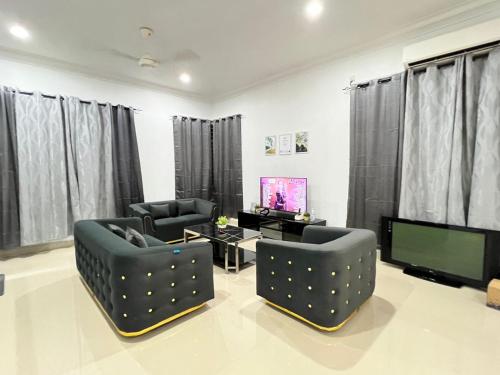 EMPIRE LUXURY HOMESTAY PAKA