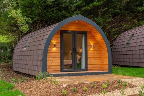 外部景觀, The Plough Inn Cabins in 查爾伯里