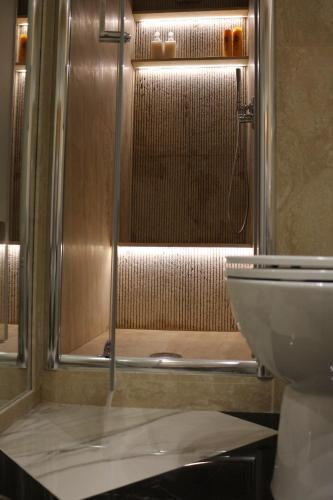 Trevi Fountain Luxury Flat, Rome (photo 7)