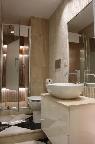 Trevi Fountain Luxury Flat, Rome (photo 5)