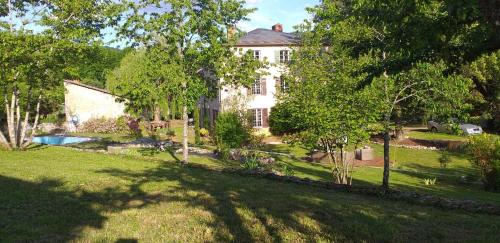 LE CLOS BOURBON - Accommodation - Ferrières-sur-Sichon