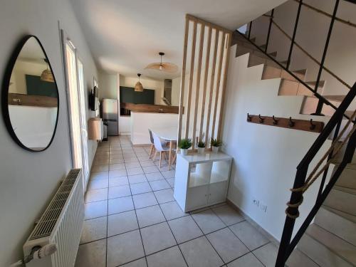 Ieeja, Casa Papidou, Charmante Maison au calme in Jonage