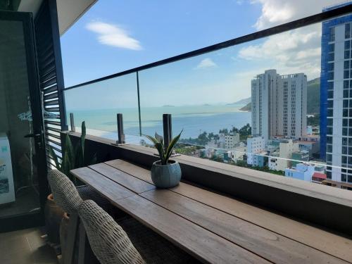 Studio with Pool View image 6