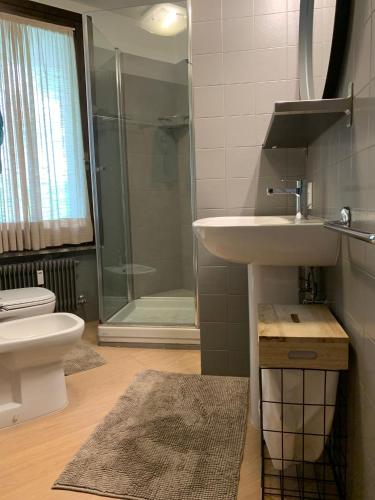  SPINALE casa in centro, arrivi con gli sci! SANIFICAZIONE A VAPORE in Madonna di Campiglio