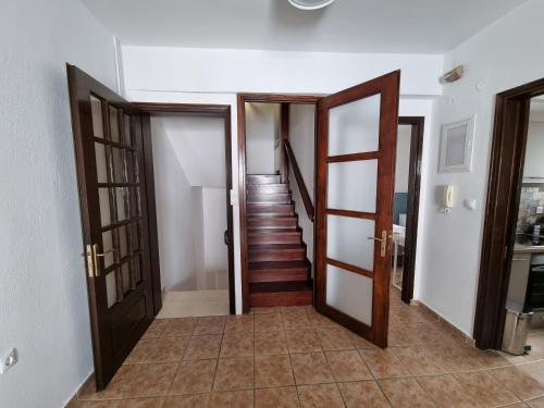 Three-Bedroom House image 1