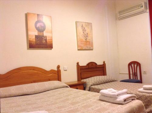 Double Room with Extra Bed and private bathroom