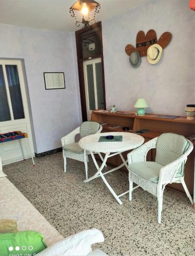 Three-Bedroom Apartment Standard image 4