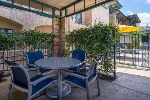 Hampton Inn & Suites Agoura Hills