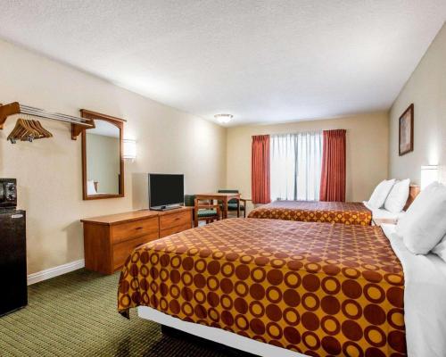 Rodeway Inn San Clemente Beach - image 12