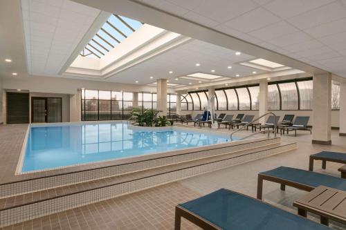 Canton Hotels