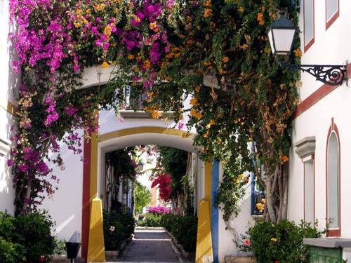 One Bedroom Apartment In Puerto Mogan by El Sirocco