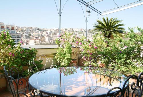 Single Room with Terrace image 10