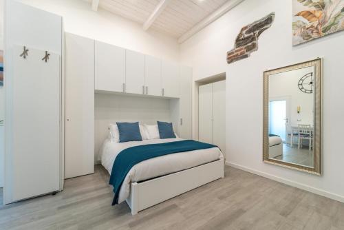  Modern Apartment at Via Carloni by Wonderful Italy in Como