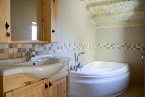 Mill House, Għarb (foto 5)