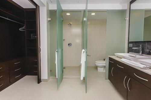 NEW !! Casa Miramar Ocean View 325 S apts - image 2