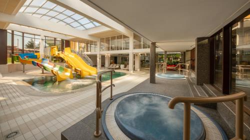 熱水浴缸, Hotel Terme Jezercica in 下斯圖比察