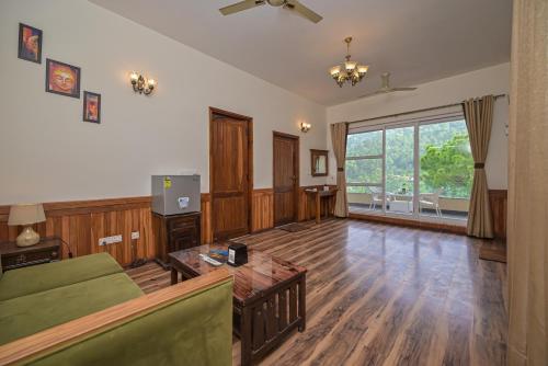 Two-Bedroom Suite image 7