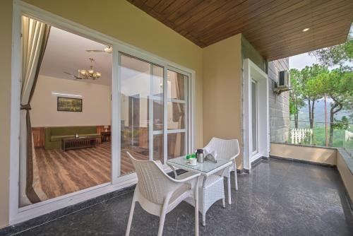 Two-Bedroom Suite image 2