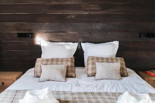 1 double bed, 2 twin beds