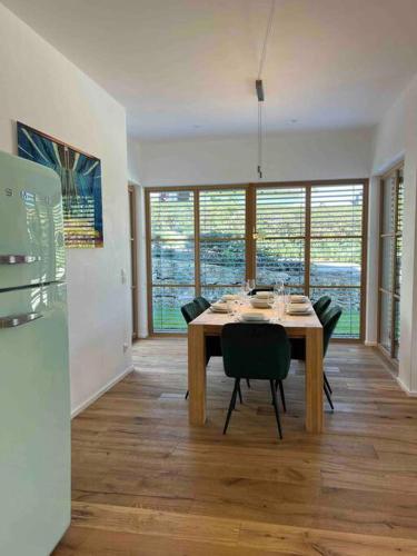 4YOUnic Glonn1 * Boxspring * Jacuzzi * Netflix*65“ in Glonn