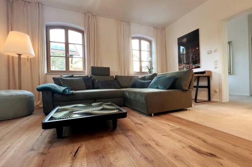 4YOUnic Glonn1 * Boxspring * Jacuzzi * Netflix*65“ in Glonn