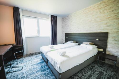 Utopia Hotel - image 14
