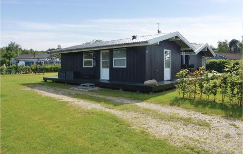 Nice Home In Glesborg With Kitchen