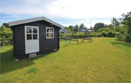 Nice Home In Glesborg With Kitchen