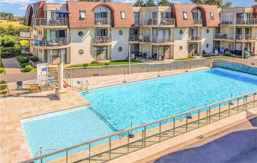 Nice Apartment In Bredene With Heated Swimming Pool