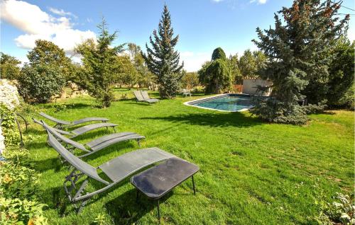 Amazing Home In Sault With Outdoor Swimming Pool