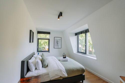 Brand new luxurious 6 bedroom villa in Amsterdam