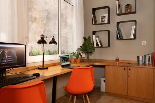 Chic & Basic Tallers Hostal - image 9