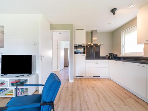 Konyha, Zeeland Getaway Near Beach in Tholen