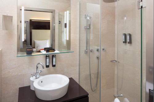 Superior Single Room image 5