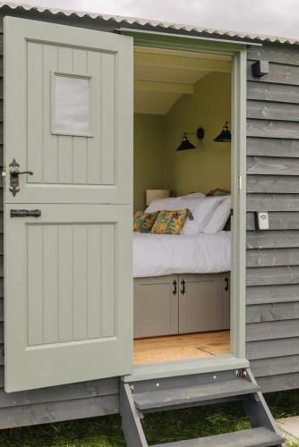 Clover Hut - Snettisham Meadows