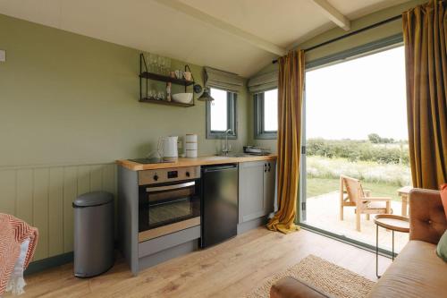 Clover Hut - Snettisham Meadows