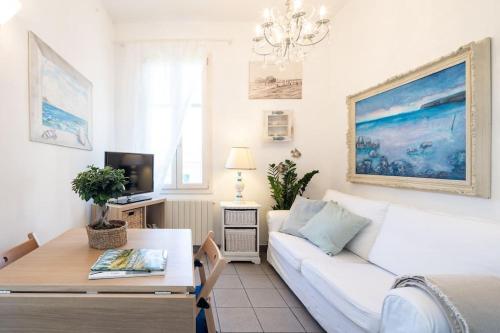  [Art of Living] 100 meters from the sea. in Marina di Pietrasanta
