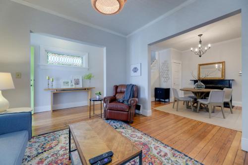 Charming Dayton Home Walk to River and Downtown! in Dayton, USA