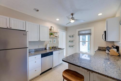 Charming Dayton Home Walk to River and Downtown! in Dayton, USA