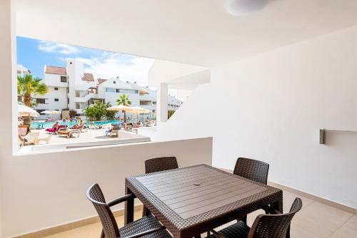 Paloma Beach Apartments