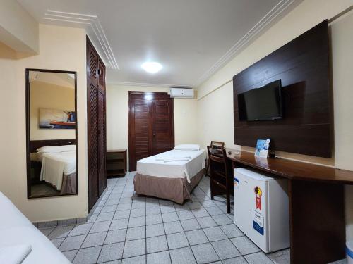 3 twin beds
