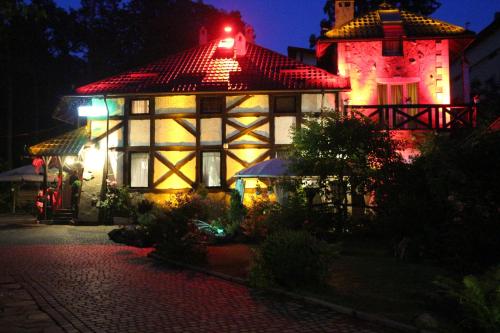 Ieeja, Eco AQUARIUS Family Hotel in Bryukhovychi