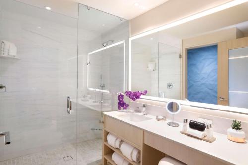 King Room image 4
