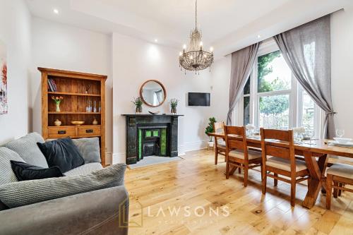 Lodge Living by Lawsons with Parking, Windsor (photo 4)
