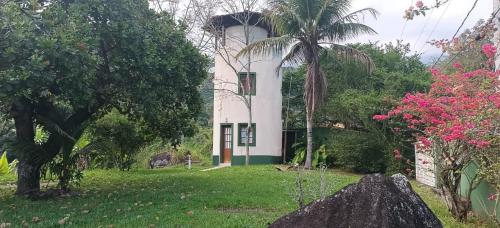 ทัศนียภาพภายนอกโรงแรม, Chalé Água Branca (Chale Agua Branca) in อกวาบรันกา