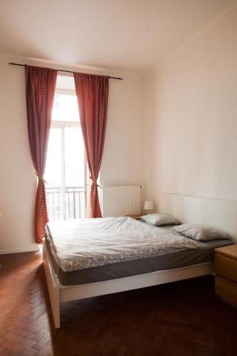 2B Pechackova family apartment with balcony by the river - image 2